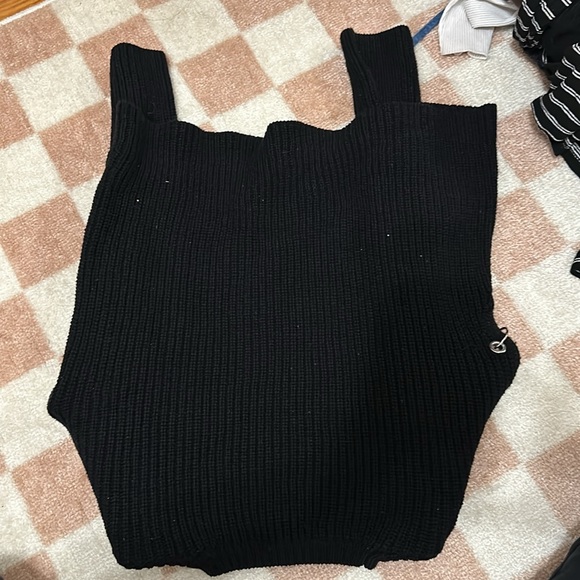 Sweater - Picture 2 of 2